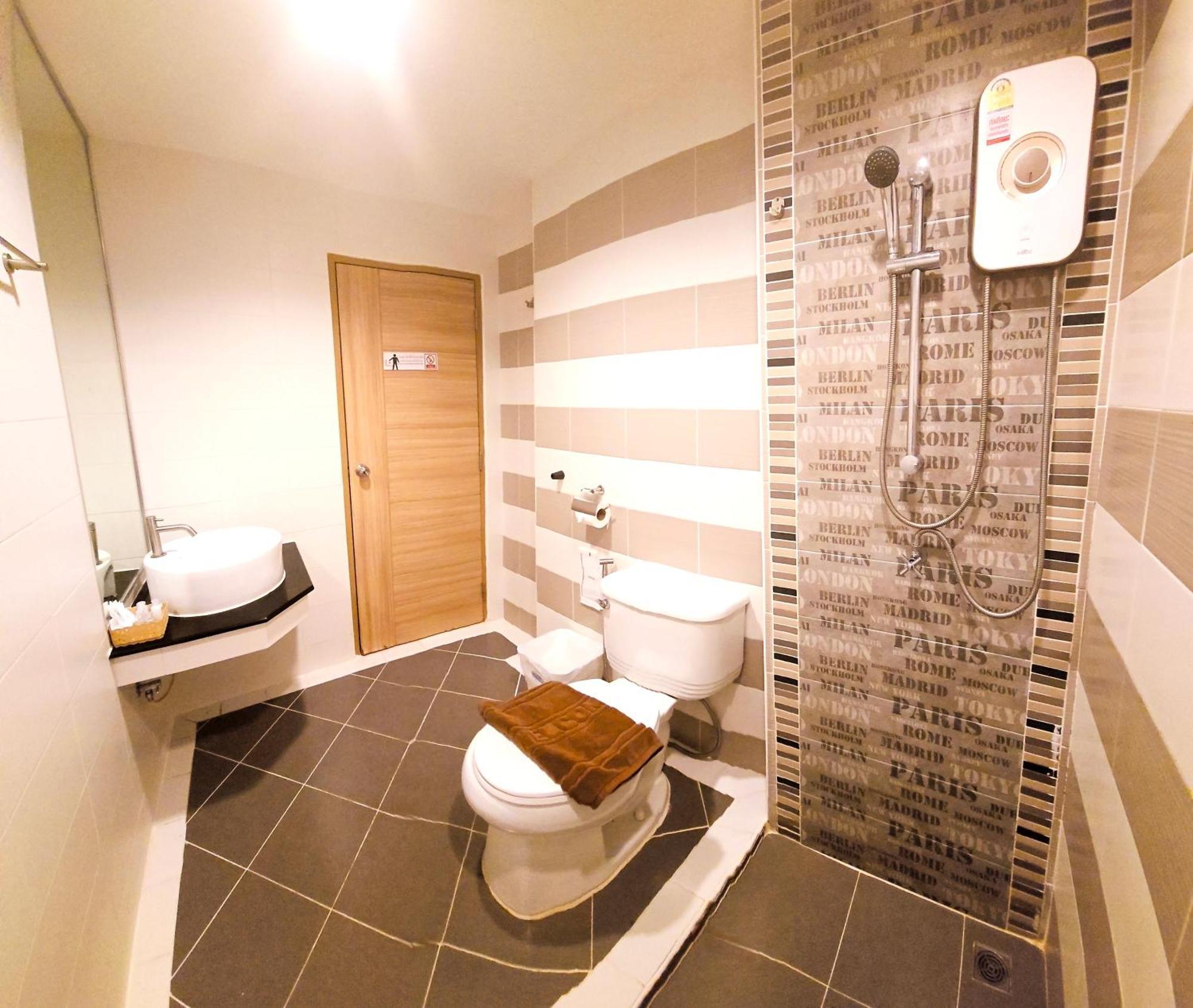 Omg Hotel Khon Kaen Dış mekan fotoğraf