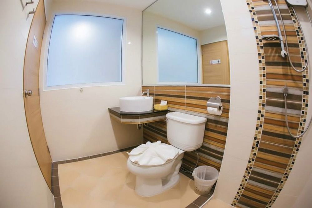 Omg Hotel Khon Kaen Dış mekan fotoğraf
