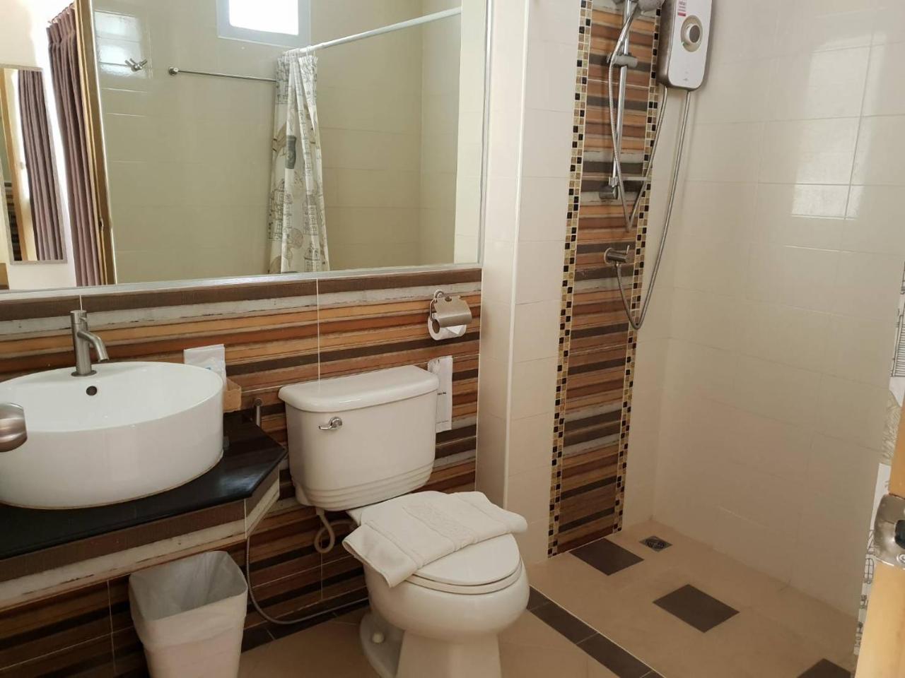 Omg Hotel Khon Kaen Dış mekan fotoğraf