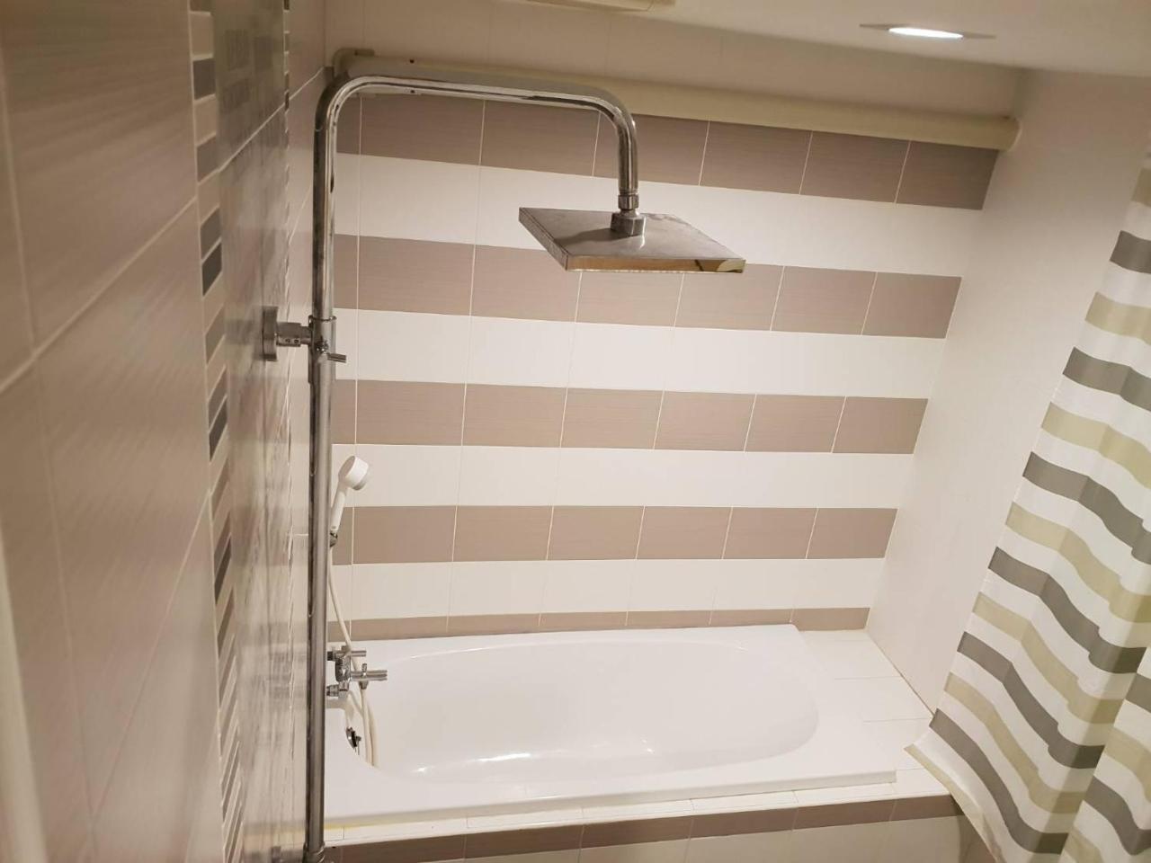 Omg Hotel Khon Kaen Dış mekan fotoğraf