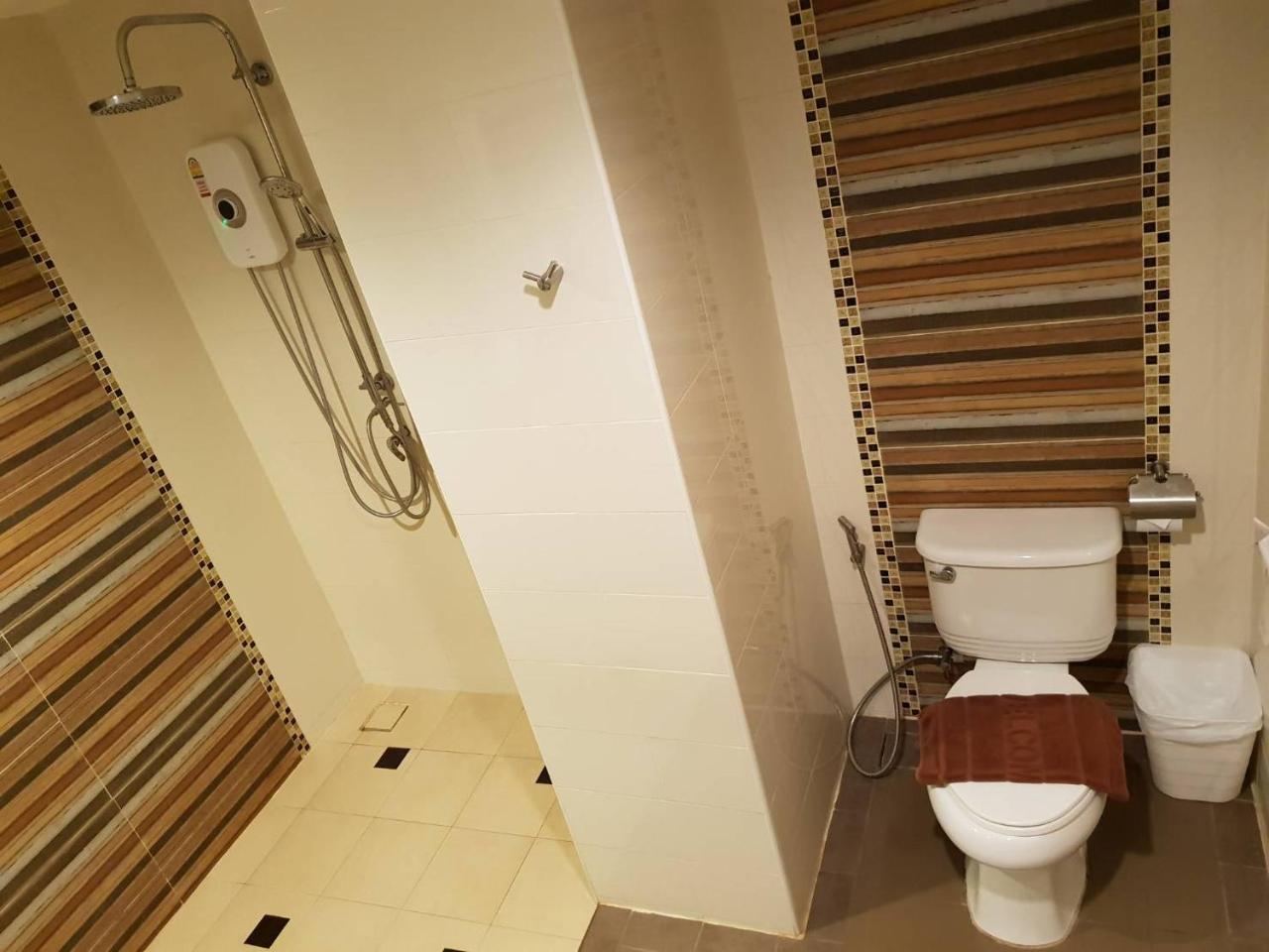 Omg Hotel Khon Kaen Dış mekan fotoğraf